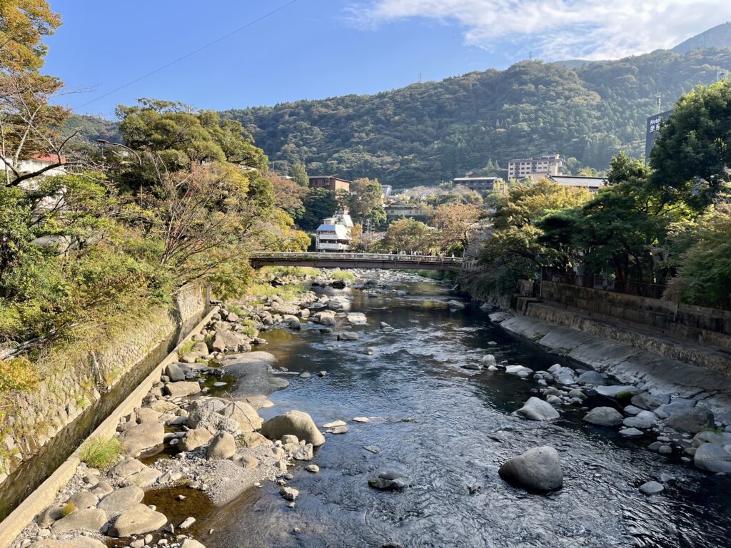 箱根の山と川