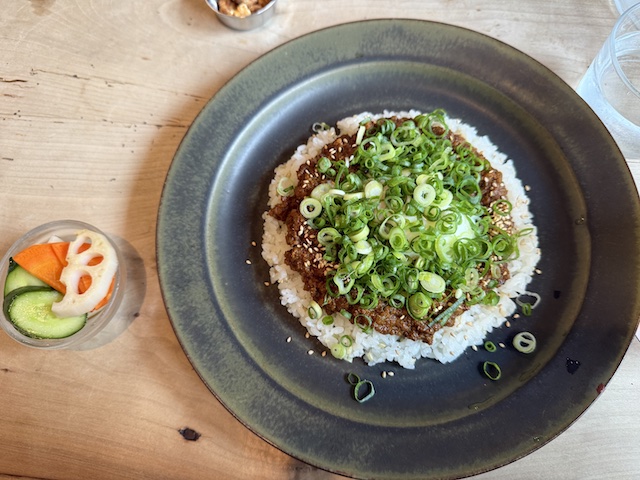 オクシモロンの根菜カレー