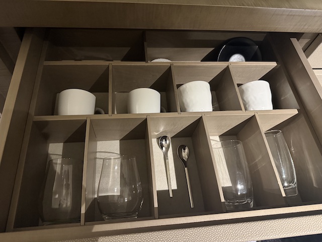 名古屋マリオットアソシアホテルの客室食器類